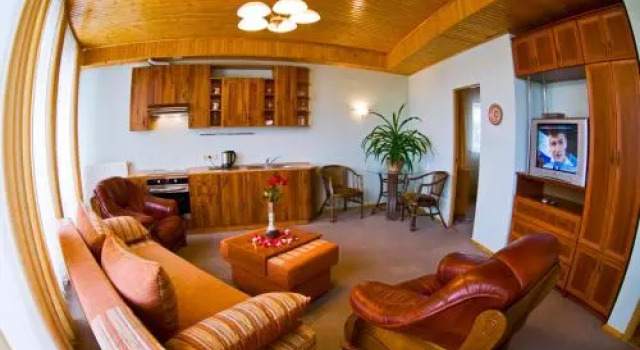 Oberig, Book Hotel Hotels & Accommodations in Morshin, Hotel