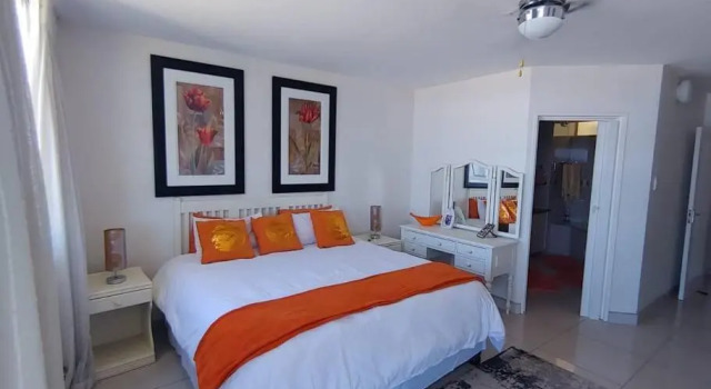 Luxury 4 bedroom apartment, Забронировать Апартаменты/квартира Апартаменты Маргит, рядом с Margate Beach, Апартаменты/квартира