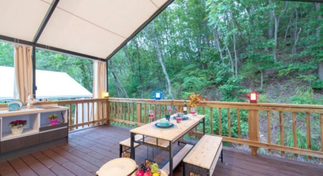 Chuncheon Buzz Glamping Pension, Rezerwuj Pole kempingowe Hotele w Chuncheon z parkingiem, Parking
