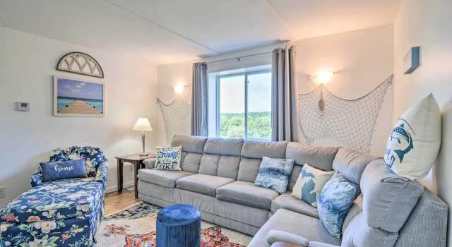 3 Mi to Lake Michigan: The Country Cottage, Buchen Sie Ferienhaus Villen in Central Lake, Villa