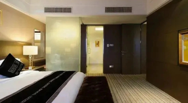 Четырёхместный люкс Depo Hotel