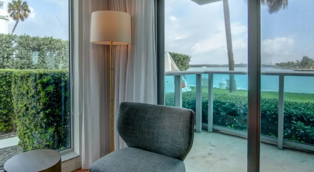 Апартаменты 102 с 2 комнатами с видом на воду Beach Haus Bal Harbour