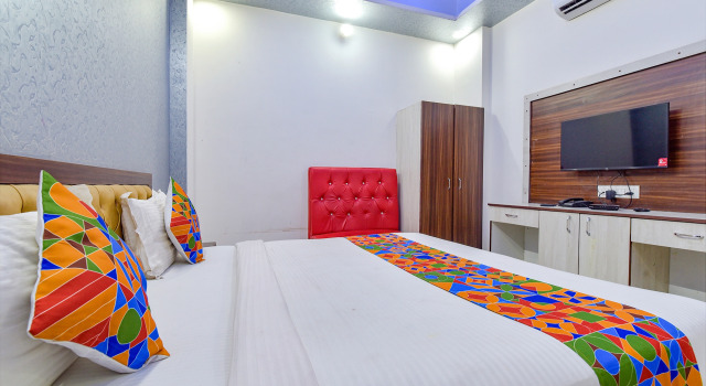 Номер Premium Fabhotel The Lotus