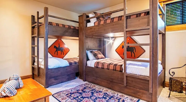 Lux Baldy Vista at Warm Springs Home + Hot Tub - Walk to SV Ski Lifts, Prenota Hotel Ketchum Sun Valley