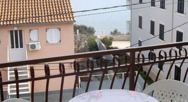 Per - 80 m From Beach - A5, Varaa Huoneisto Hotellit Split-Dalmatia pysäköinnillä, Pysäköinti