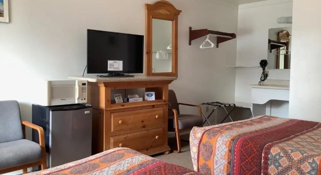 Четырёхместный номер Standard Independence Courthouse Motel