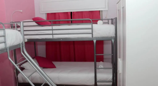 Кровать в общем номере Help Yourself Hostels - Carcavelos Coast