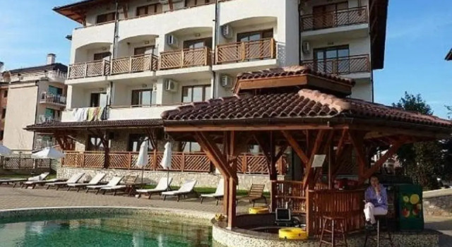 Апартаменты Цокольный этаж c 1 комнатой с балконом Apartments Primorsko