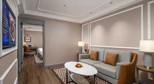 Люкс Business Vienna International Hotel (Zhangjiajie National Forest Park Branch)