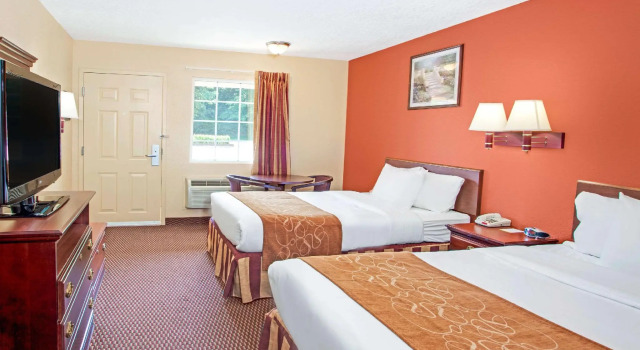 Standard Vierer Zimmer Days Inn by Wyndham Canton