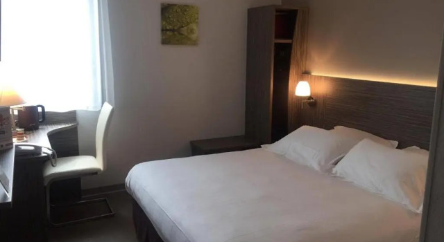 Двухместный номер Standard Kyriad Saint Chély dApcher - Aire de la Lozère