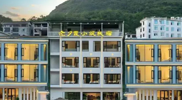 Xixia Small Hut Homestay (Enshi Grand Canyon Store)