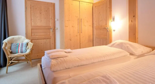 Beautiful Chalet With hot tub, Забронировать Шале Отели Туррахер-Хёэ с парковкой, рядом с Горнолыжный подъемник Оттифантенлифт, Парковка