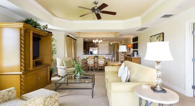 Sun 3 Bed Central in Reunion 3 Br condo by RedAwning, Prenota Hotel Hotel a Reunion con piscina, Piscina