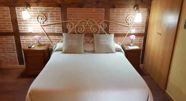 Hostal segovia adults only, Забронировать Хостел Хостелы Сеговии, рядом с Площадь Пласа-Майор, Хостел