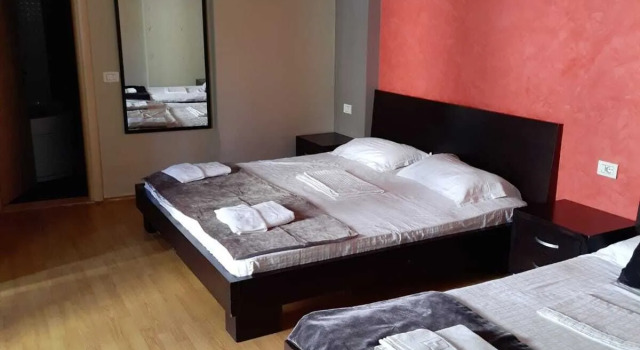 Hotel California Resort, Забронировать Курортный отель Голем Tirana County