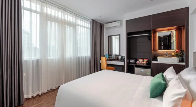 Двухместный номер Deluxe с балконом и с видом на город Hanoi Elpis Hotel & Spa