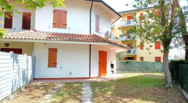 Вилла Attractive Villa With Garden