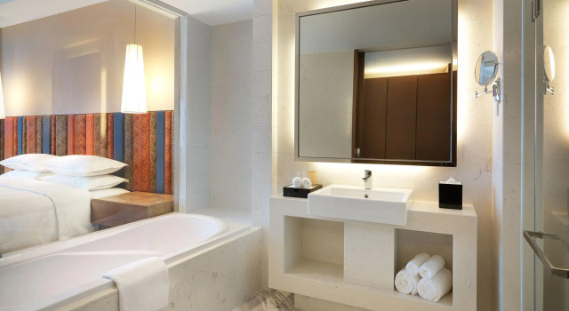 Двухместный номер Comfort Four Points by Sheraton Bijie