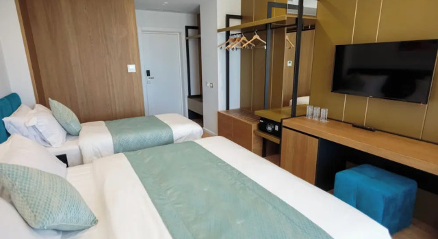 Трёхместный номер Standard с видом на город Ames Hotel & SPA