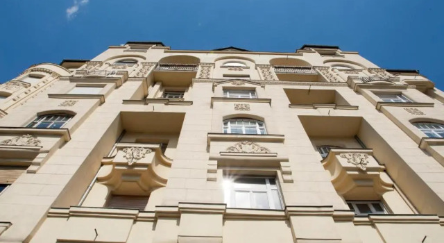 Riverside flat with King Castle view, Забронировать Отель 11. Уйбуда 
