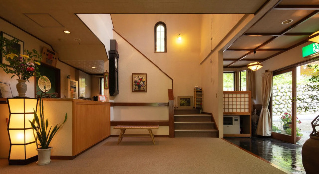 Shima Onsen Kotobukiya Ryokan, Buchen Sie Hotel Shima Gunma