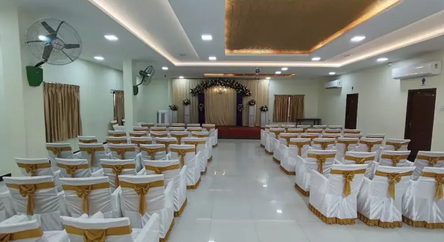 Nalli Plaza, Rezerwuj Hotel Hotele w Selam z parkingiem, Parking