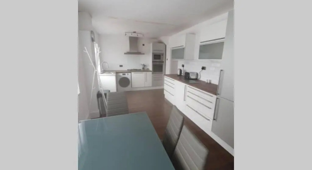 Entire House - Cheshire Oaks/Ellesmere Port, Reservar Hotel Ellesmere Port Cheshire