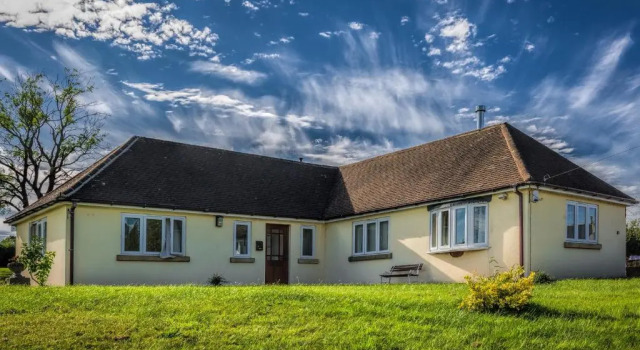 Коттедж с 3 комнатами Oakerthorpe Holiday Village