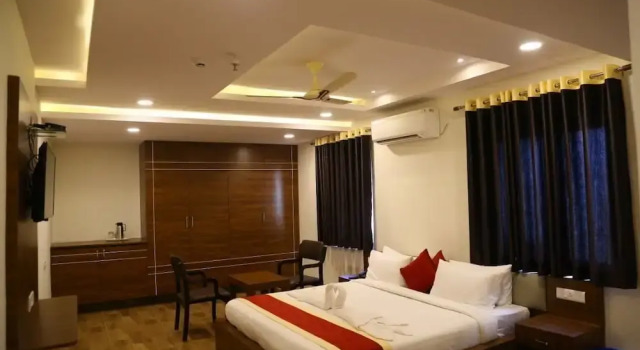 Hotel M Grand, Rezerwuj Hotel Surūrnagar 
