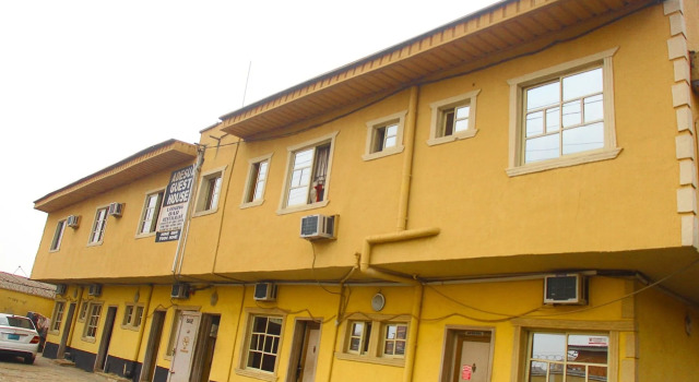 Adesuwa Royal Guest House Ipaja