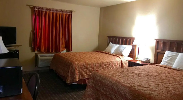 Четырёхместный номер Standard Camino Real Hotel Eagle Pass