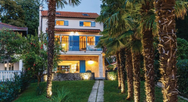 Stunning Home in Omisalj With Outdoor Swimming Pool, Wifi and 4 Bedrooms, Varaa Hotelli Hotellit Kvarner Islands uima-altaalla, Uima-allas