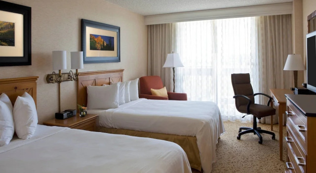 Standard Neljän hengen huone vuoristomaisema Denver Marriott West