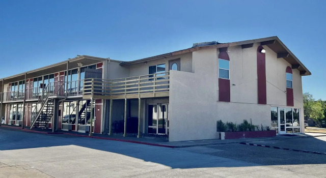 EZ Travel Inn