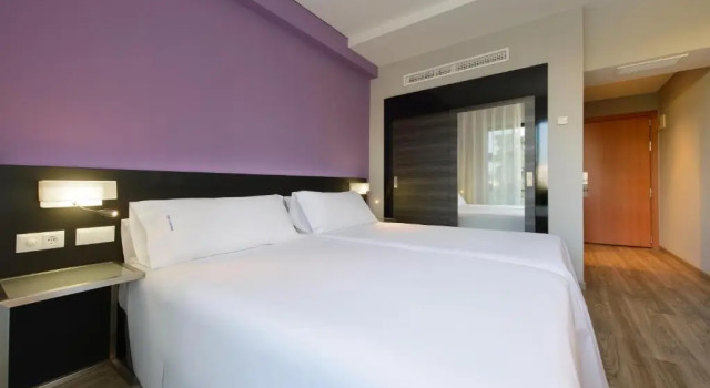 Трёхместный номер Classic Sercotel Córdoba Medina Azahara