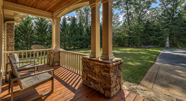 Sanders House by Escape to Blue Ridge, Varaa Hotelli Blue Ridge Georgia