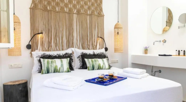 Ninemia Naxos Suites, Rezervați Hotel Galanádhon Naxos