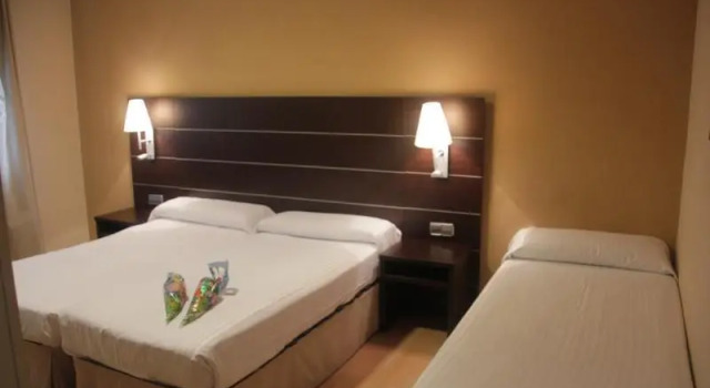 Las Ventas, Book Hotel Hotels in Aragon with Parking, Parking