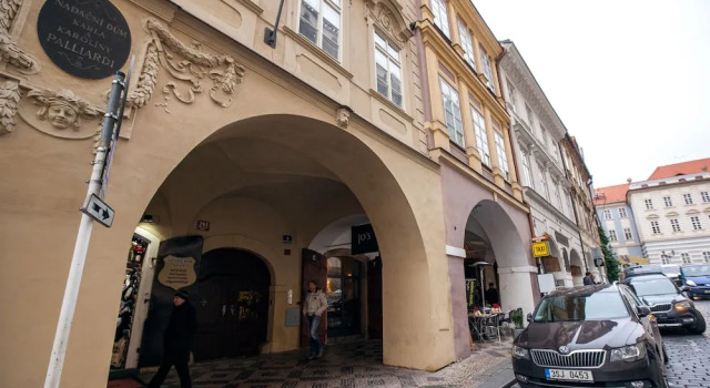 St. Nicholas Church view apartment, Забронировать Апартаменты/квартира Апартаменты Праги, рядом с Театр Svanda, Апартаменты/квартира