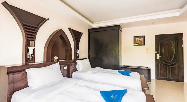 Номер Superior с балконом и с видом на бассейн Koh Tao Regal Resort