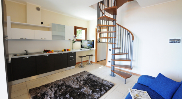 Residence Eden Gardenia 12, Book Hotel Hotels in Como with a Pool, Swimming Pool