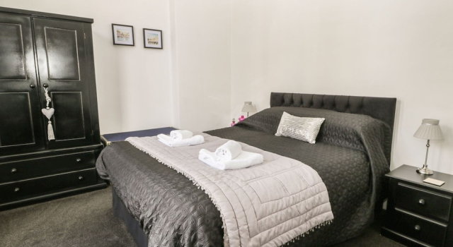 Esplanade Gardens, Apartment 1