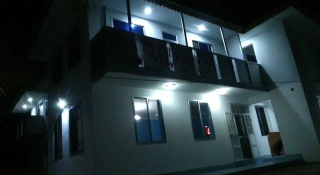 Uroa White House Inn