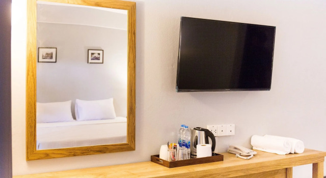 Ratana Hotel