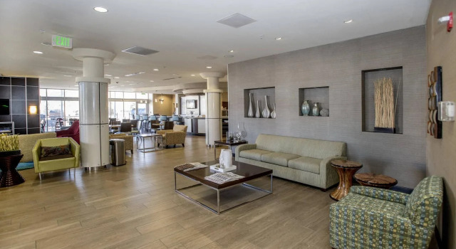 SpringHill Suites Pueblo Downtown, Buchen Sie Hotel Galaţi 
