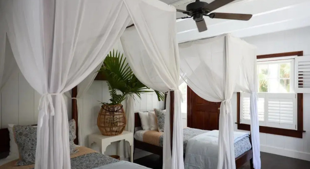 Hibiscus Hill Guest House - Elegant Garden Oasis, Pink Sand Bch 4 Bedroom Home, Rezervovat Penzión Dunmore Town Bahamy