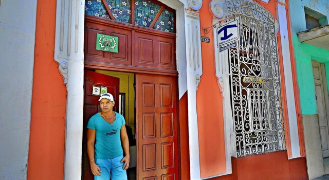 Cadena Hostal Roberto Carlos, Book Hotel Cienfuegos Cuba