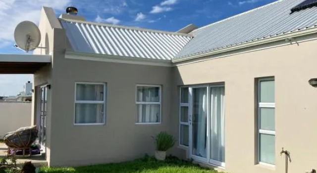 Sunnyside holiday home in WItsand