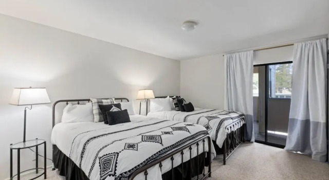 Luxurious 2 Bedroom Base Camp Condo - Steps from Kirkwood Village 2 Condo by RedAwning, Забронировать База отдыха Кирквуд штат Калифорния, рядом с The Wall